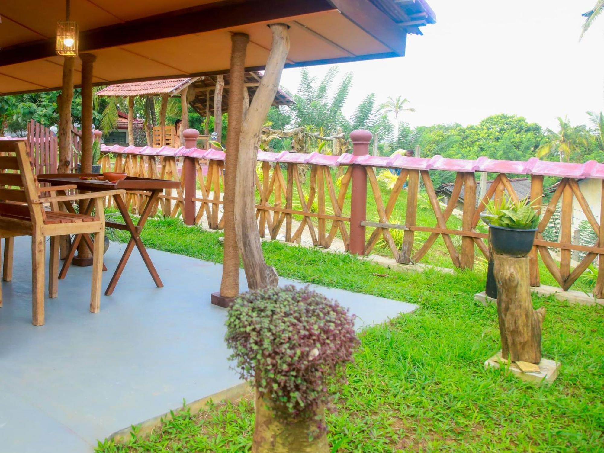 Вилла Blue Ocean Tree House Hiriketiya Диквелла Экстерьер фото
