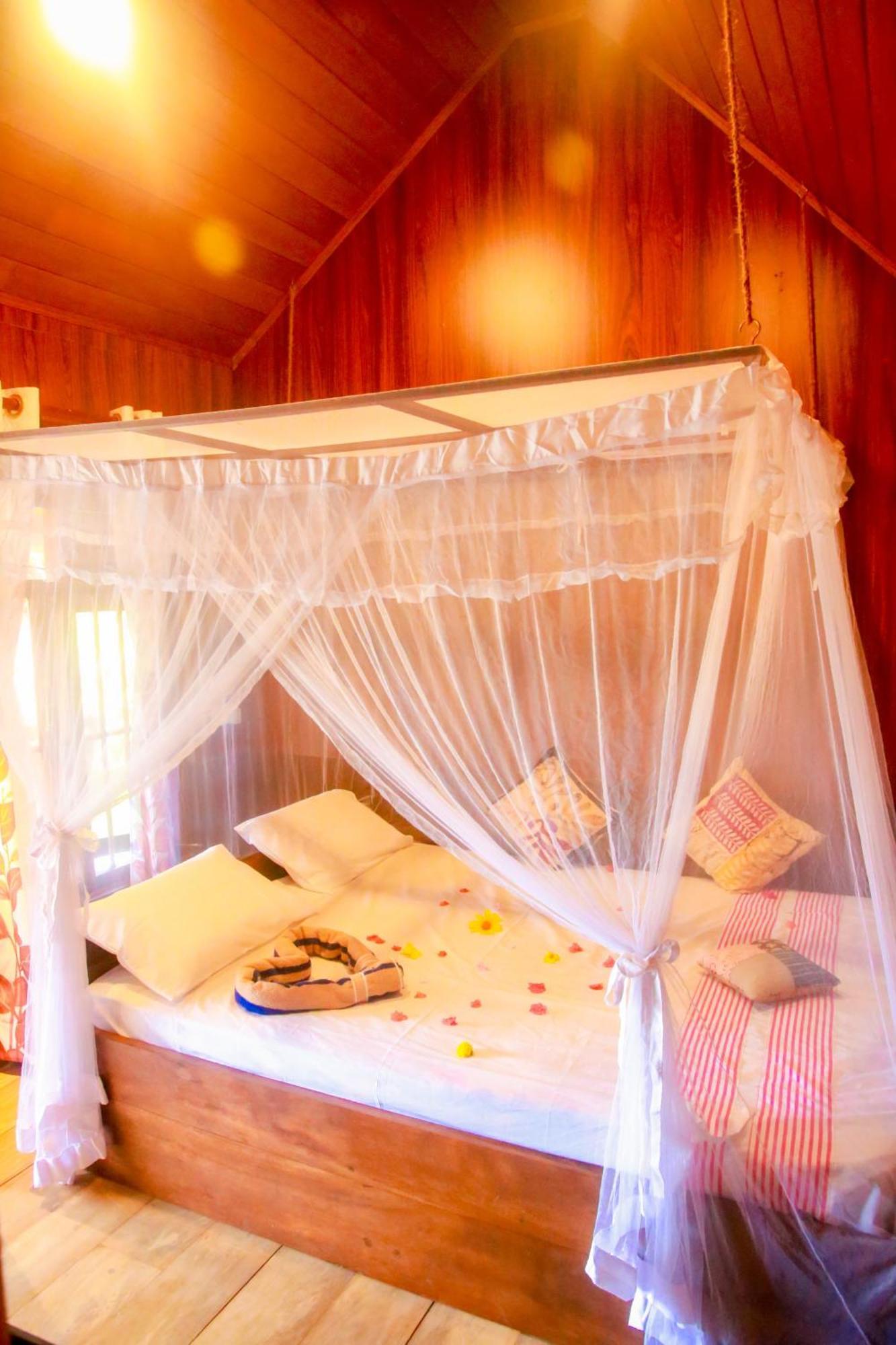 Вилла Blue Ocean Tree House Hiriketiya Диквелла Экстерьер фото