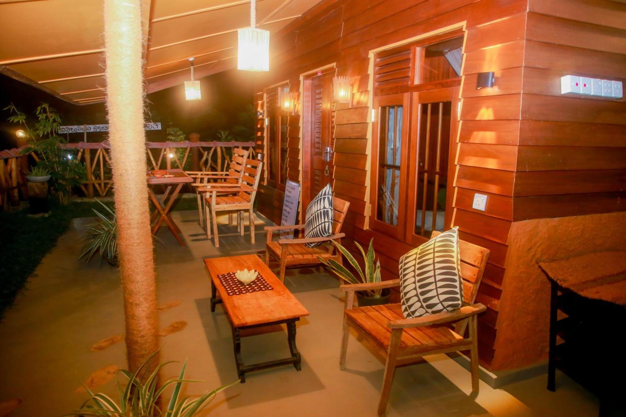 Вилла Blue Ocean Tree House Hiriketiya Диквелла Экстерьер фото